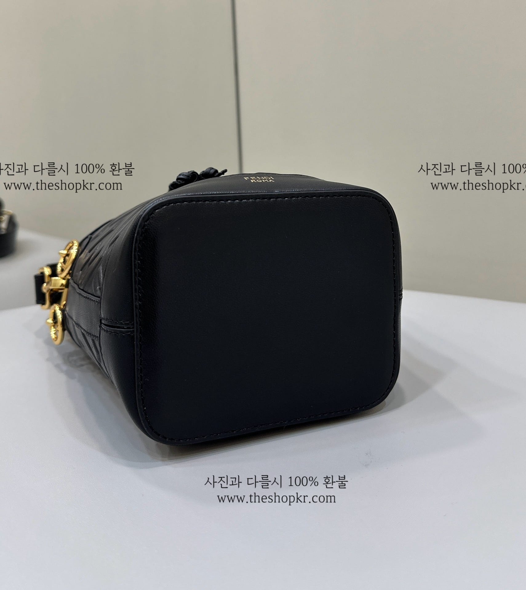 (니콜) 펜디 몬트레조 미니 버킷 백