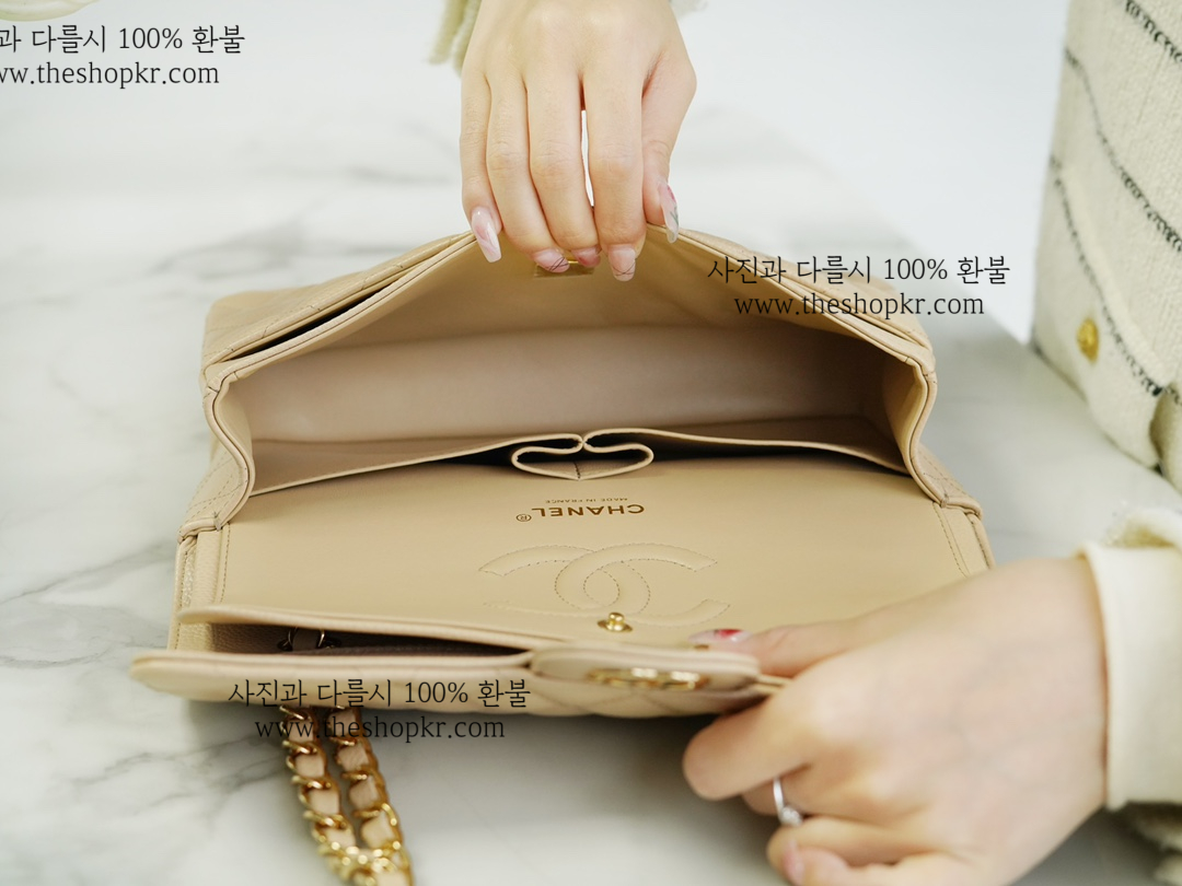 (펜더) 샤넬 클래식 플랩 미듐 백