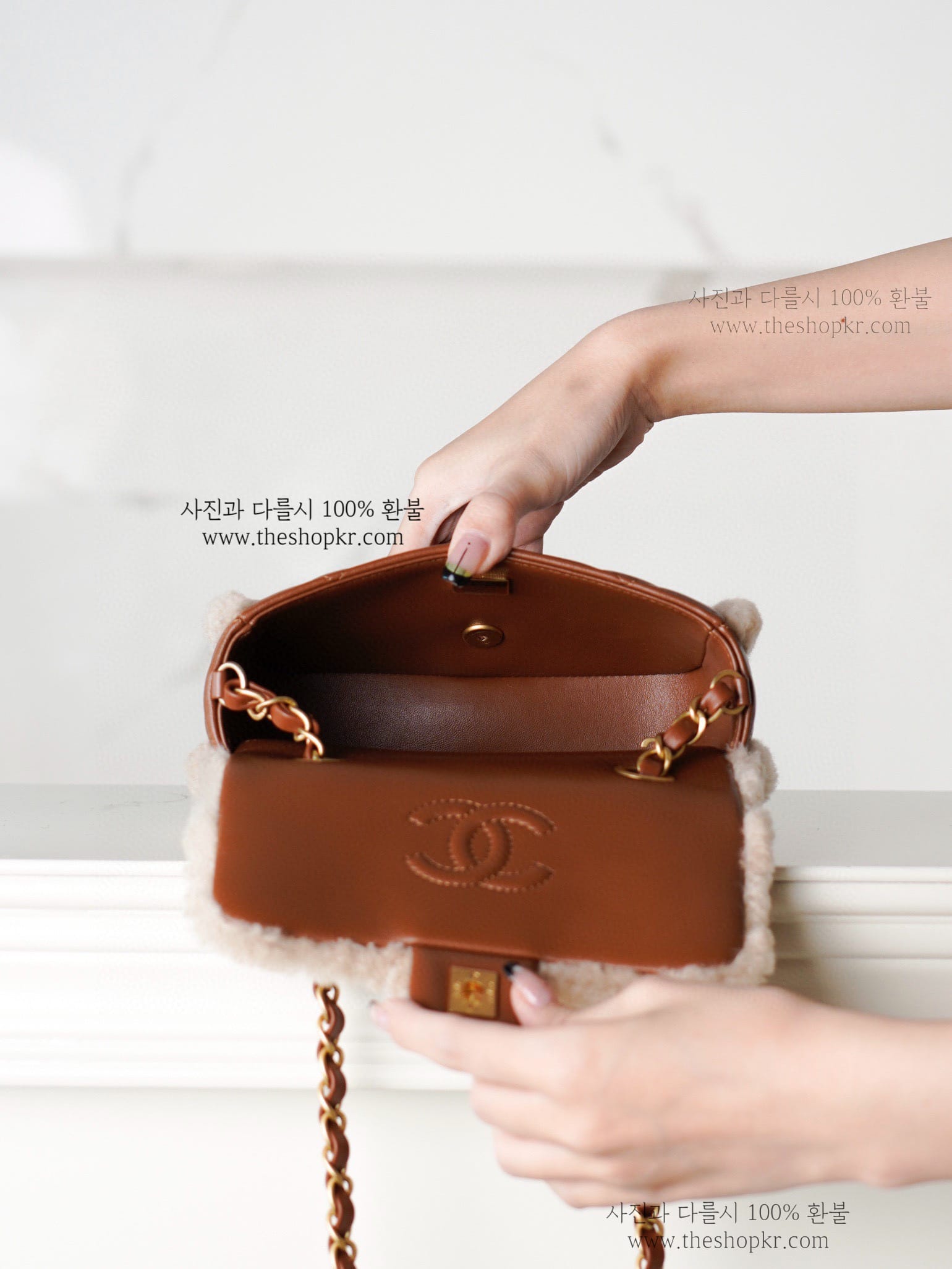 (펜더) 샤넬 24K 스몰 양모 클래식 플랩 백