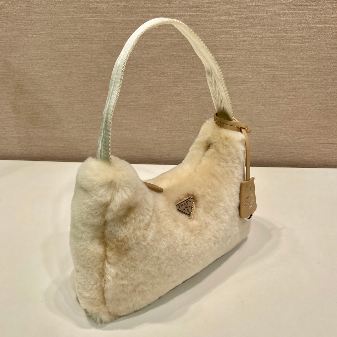 (야오) 프라다 양털 호보백