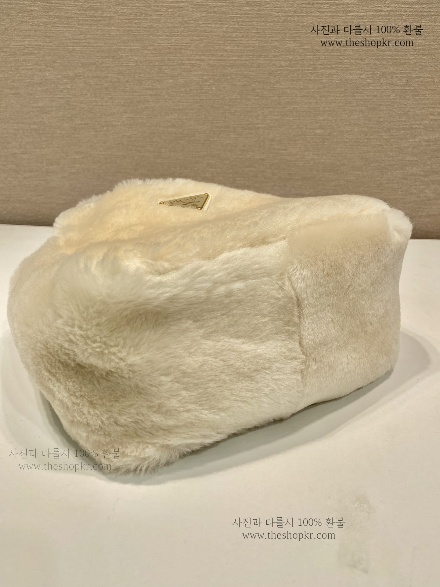 (야오) 프라다 시어링 미니 핸드 백