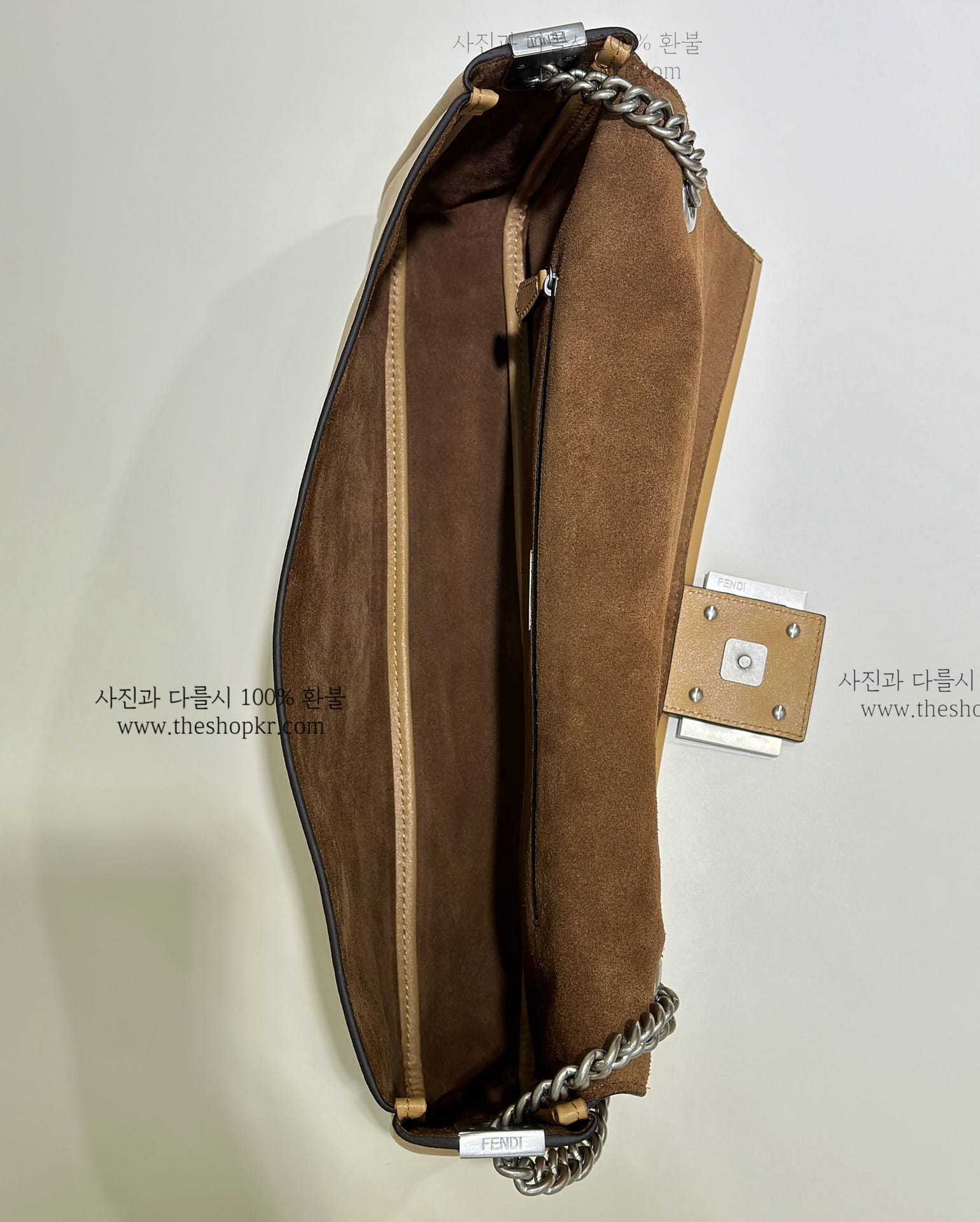 (니콜) 펜디 라지 바게트 체인 숄더 백