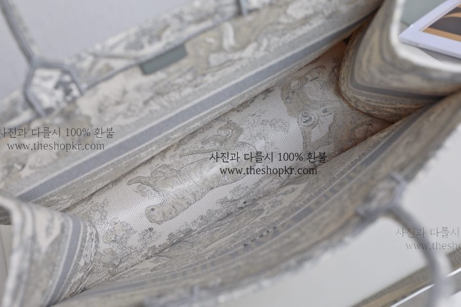 (닥터) 디올 라지 북토트 백