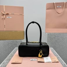 (카타) 미우미우 스몰 보 백